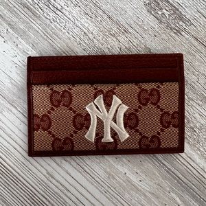 Gucci MLB yankee cardholder